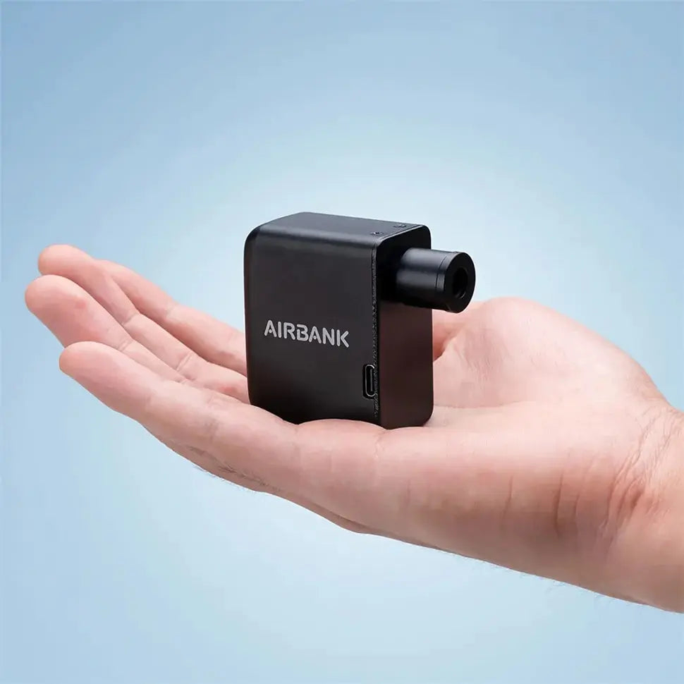 AIRBANK - akku-betriebene Taschen-Luftpumpe für Rennrad und Gravelbike mit bis zu 7 bar Leistung